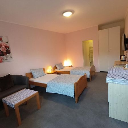 Cozy Room With Garden In Bratislava Exterior photo