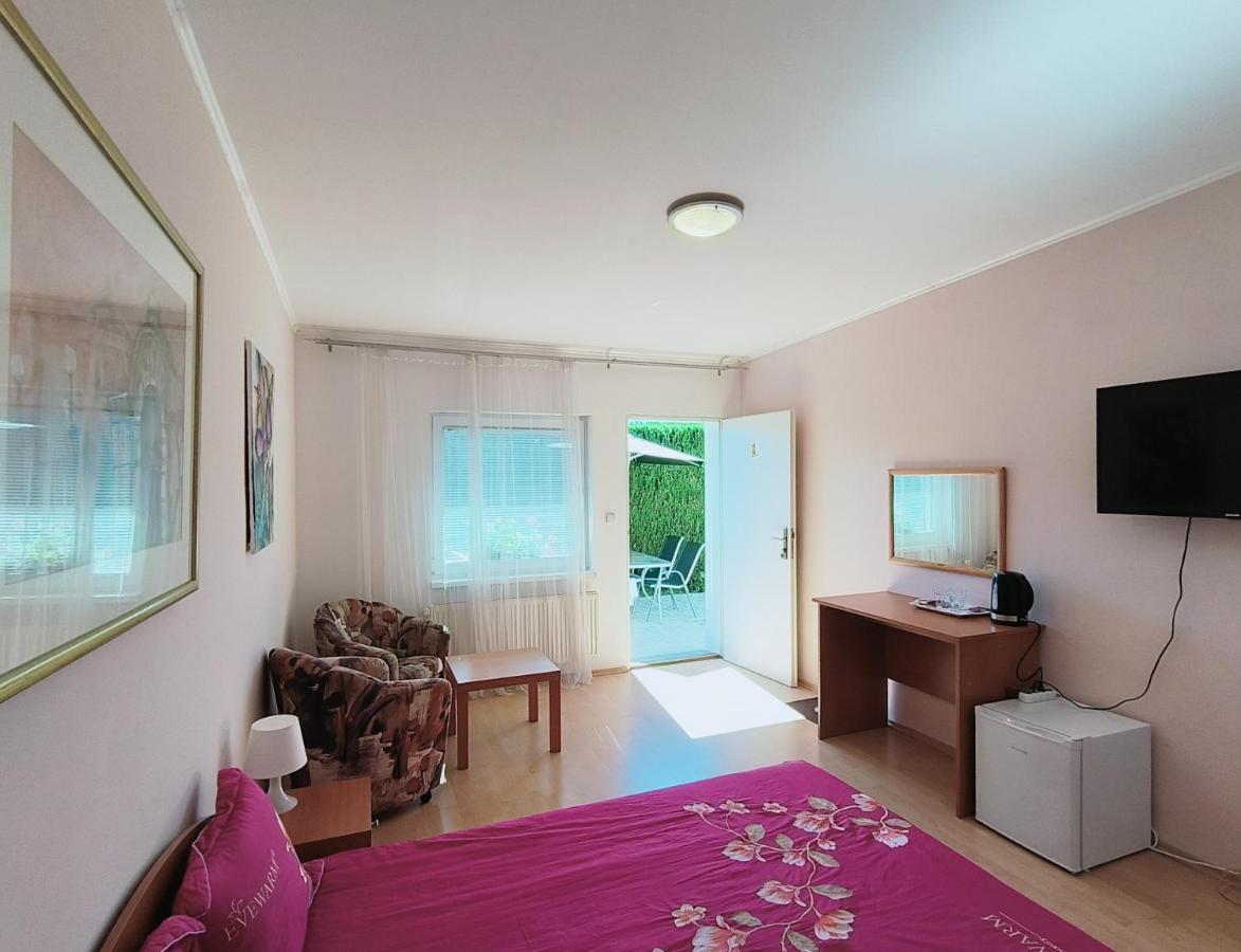 Cozy Room With Garden In Bratislava Exterior photo