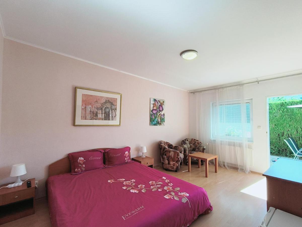 Cozy Room With Garden In Bratislava Exterior photo