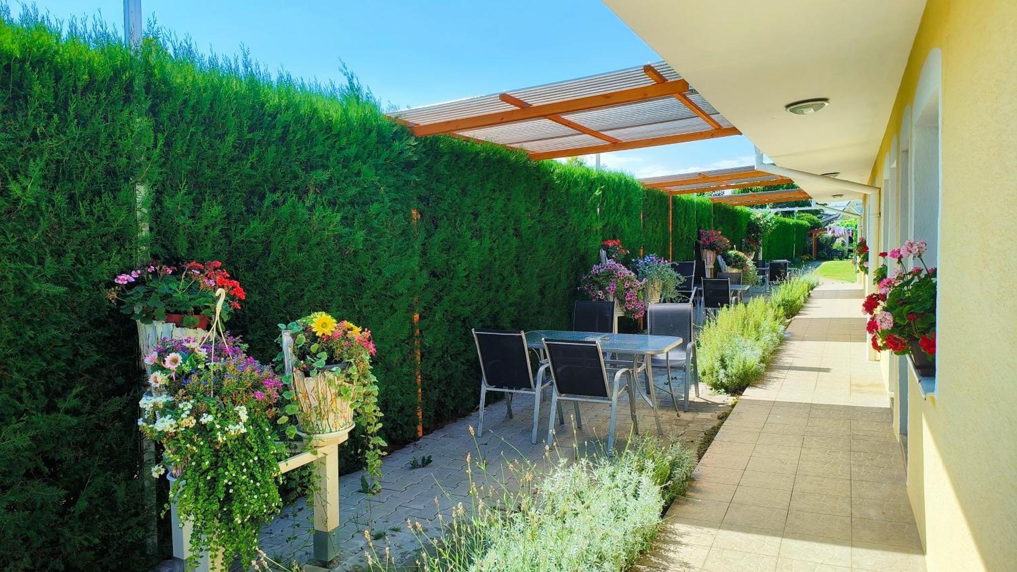 Cozy Room With Garden In Bratislava Exterior photo